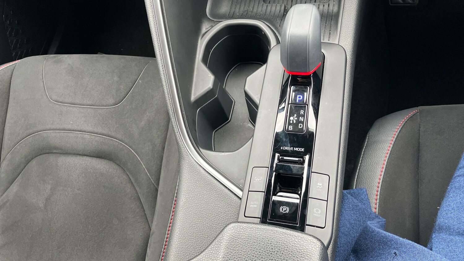 Used Toyota C-HR 2024 for sale - 75700219: Photo 24