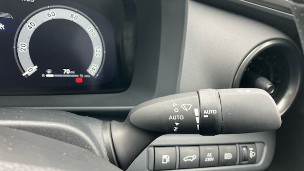 Used Toyota C-HR 2024 for sale - 75700219: Photo 26