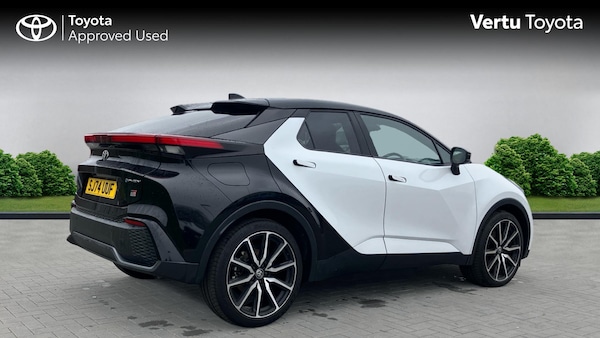 Used Toyota C-HR 2024 for sale - 75700219: Photo 2