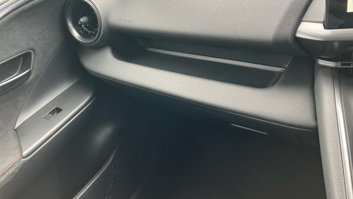 Used Toyota C-HR 2024 for sale - 75700219: Photo 32