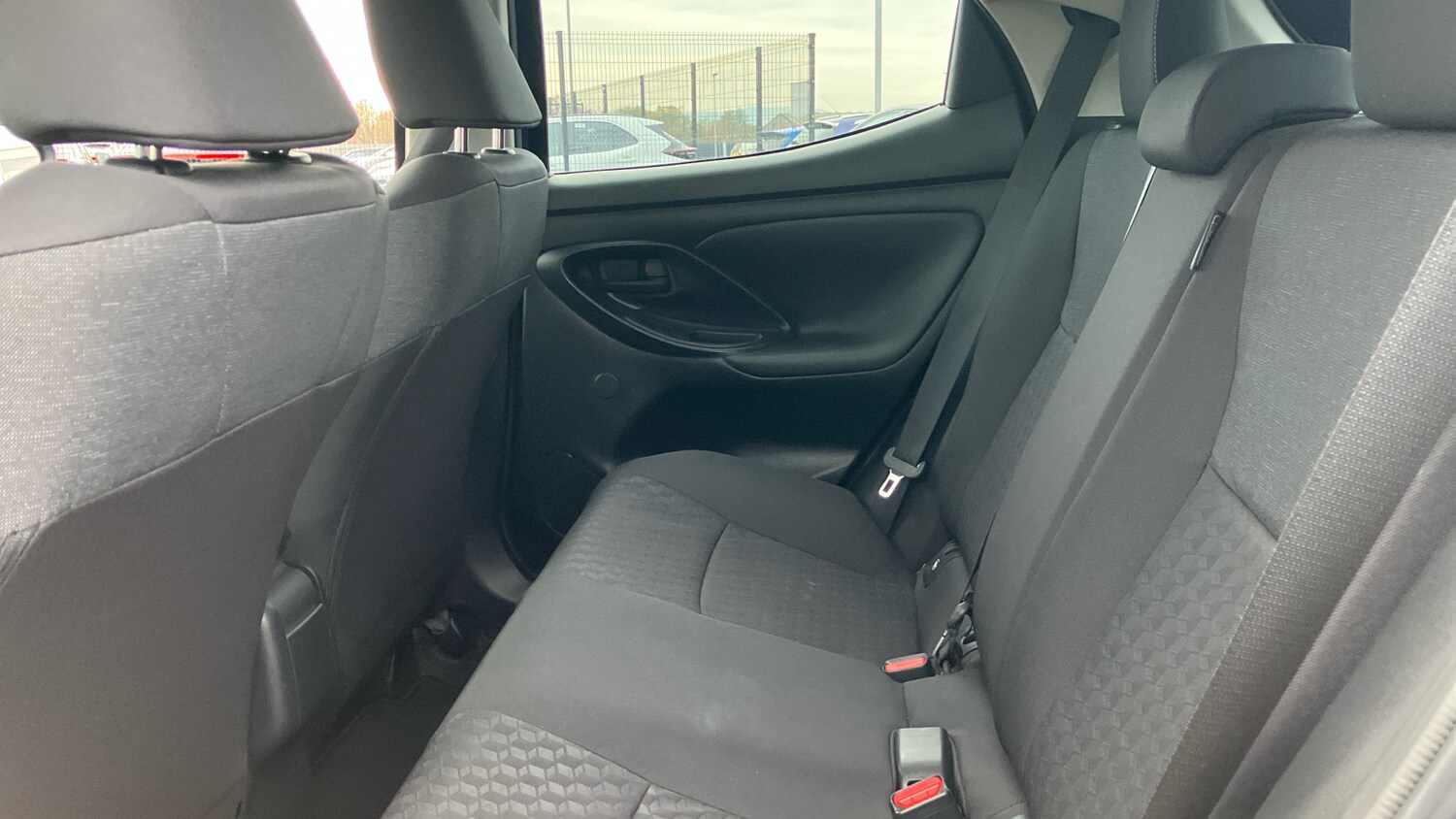 Used Toyota Yaris 2022 for sale - 76320013: Photo 13