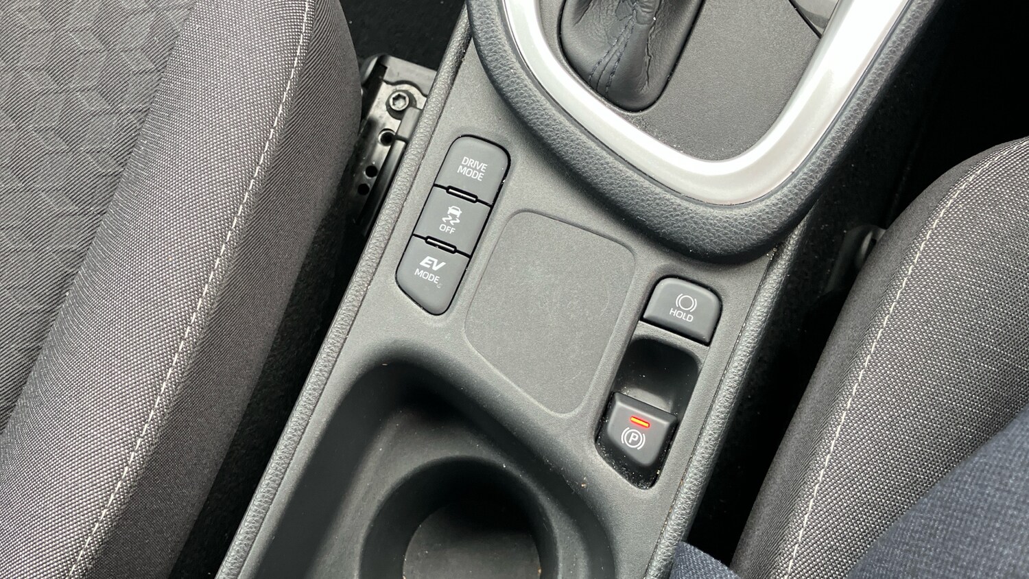 Used Toyota Yaris 2022 for sale - 76320013: Photo 31