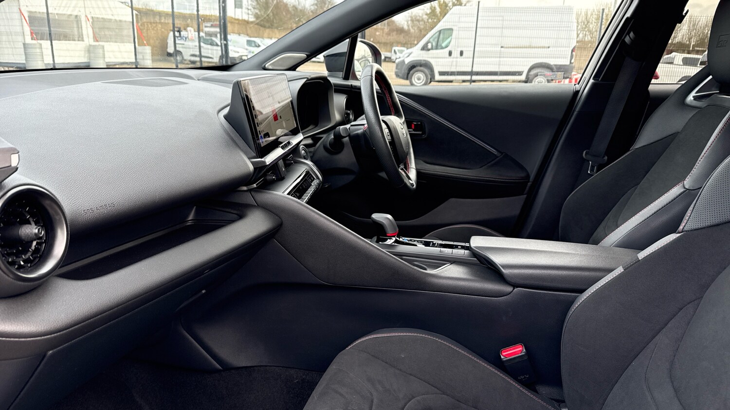 Used Toyota C-HR 2024 for sale - 77639128: Photo 10