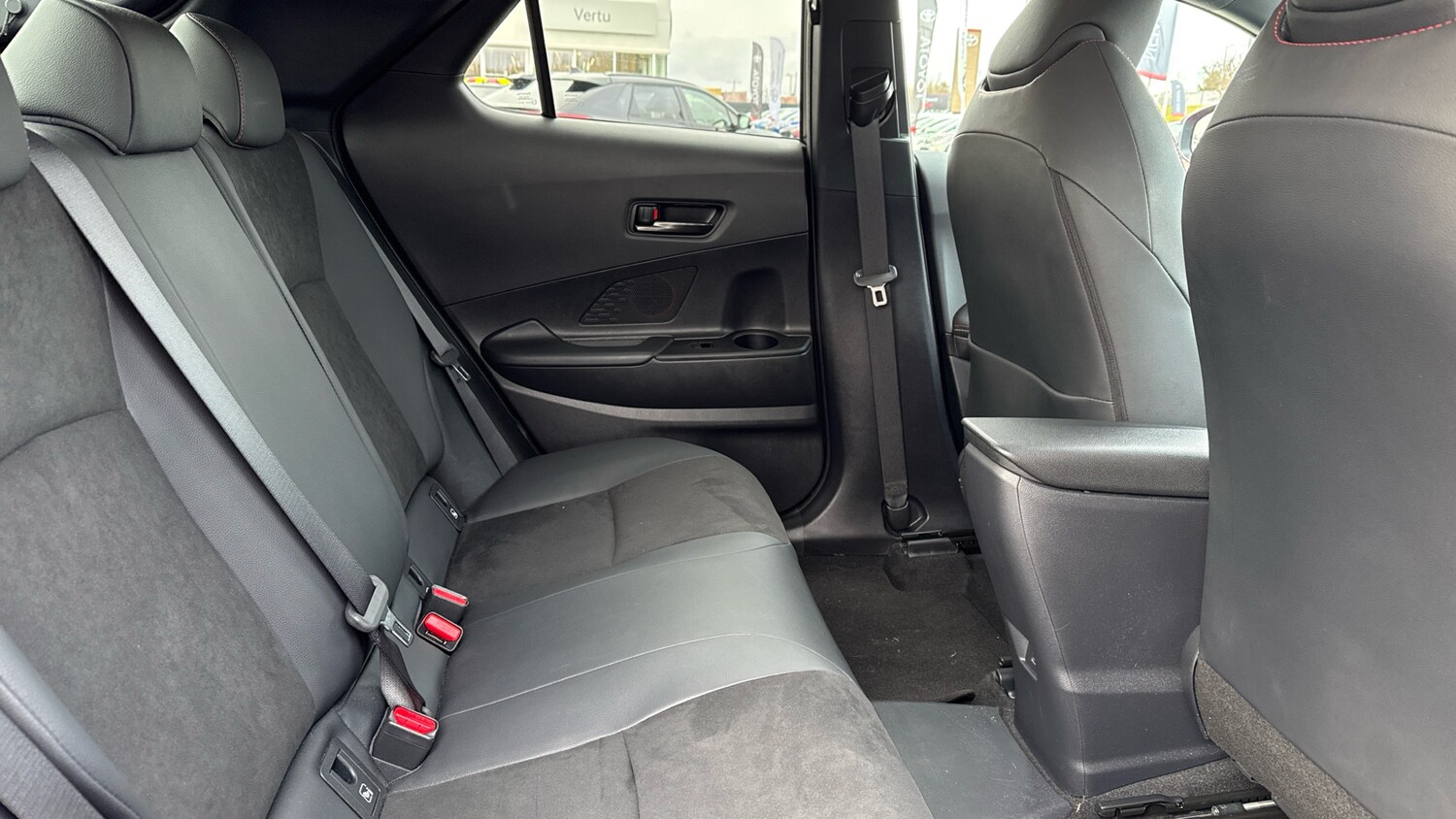 Used Toyota C-HR 2024 for sale - 77639128: Photo 12