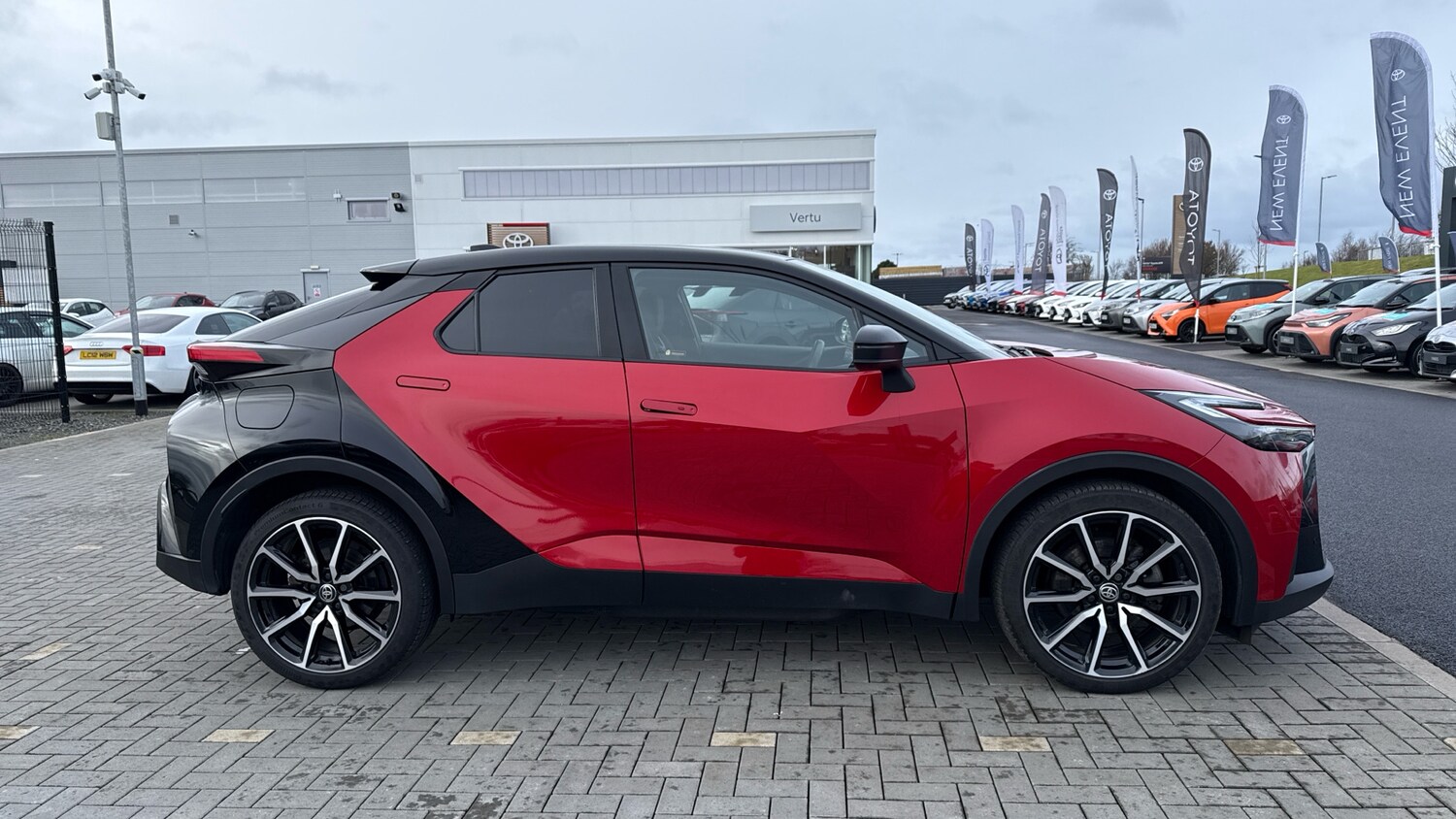 Used Toyota C-HR 2024 for sale - 77639128: Photo 16