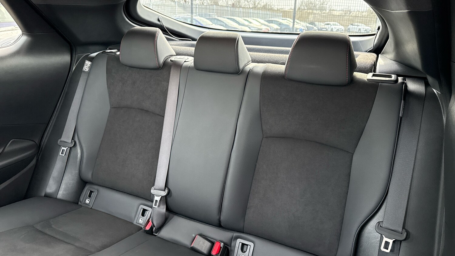 Used Toyota C-HR 2024 for sale - 77639128: Photo 24