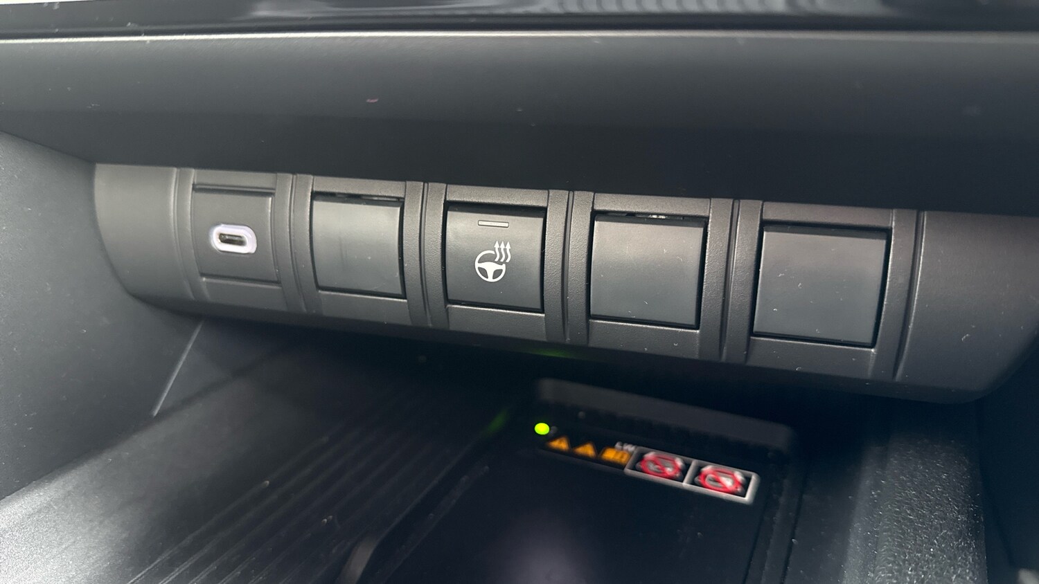 Used Toyota C-HR 2024 for sale - 77639128: Photo 36