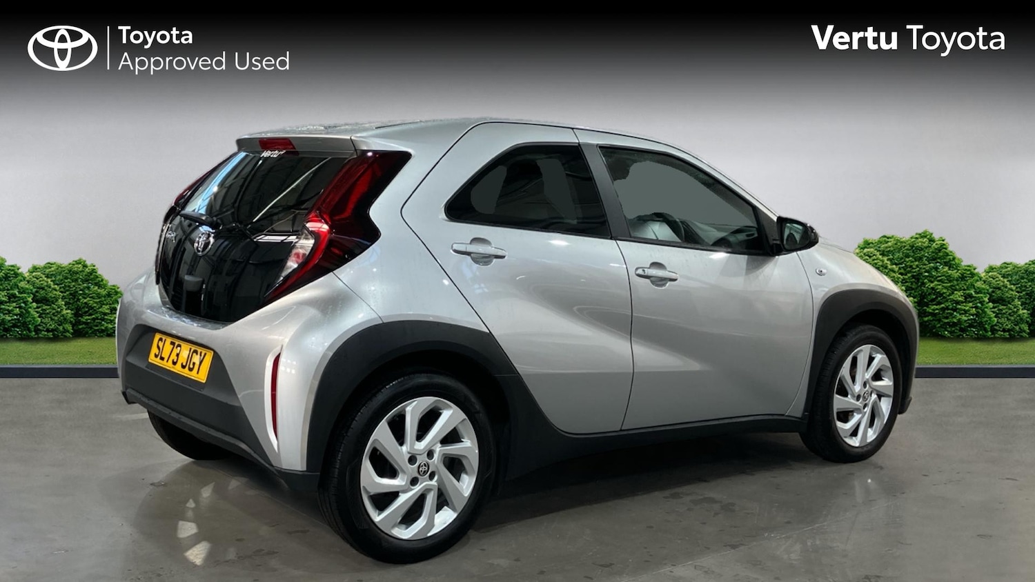 Used Toyota Aygo X 2023 for sale - 76518439: Photo 2