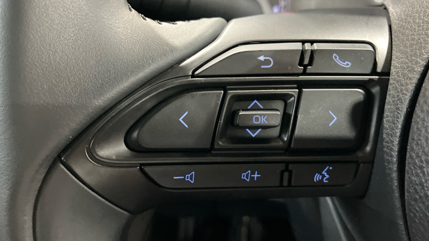 Used Toyota Aygo X 2023 for sale - 76518439: Photo 23