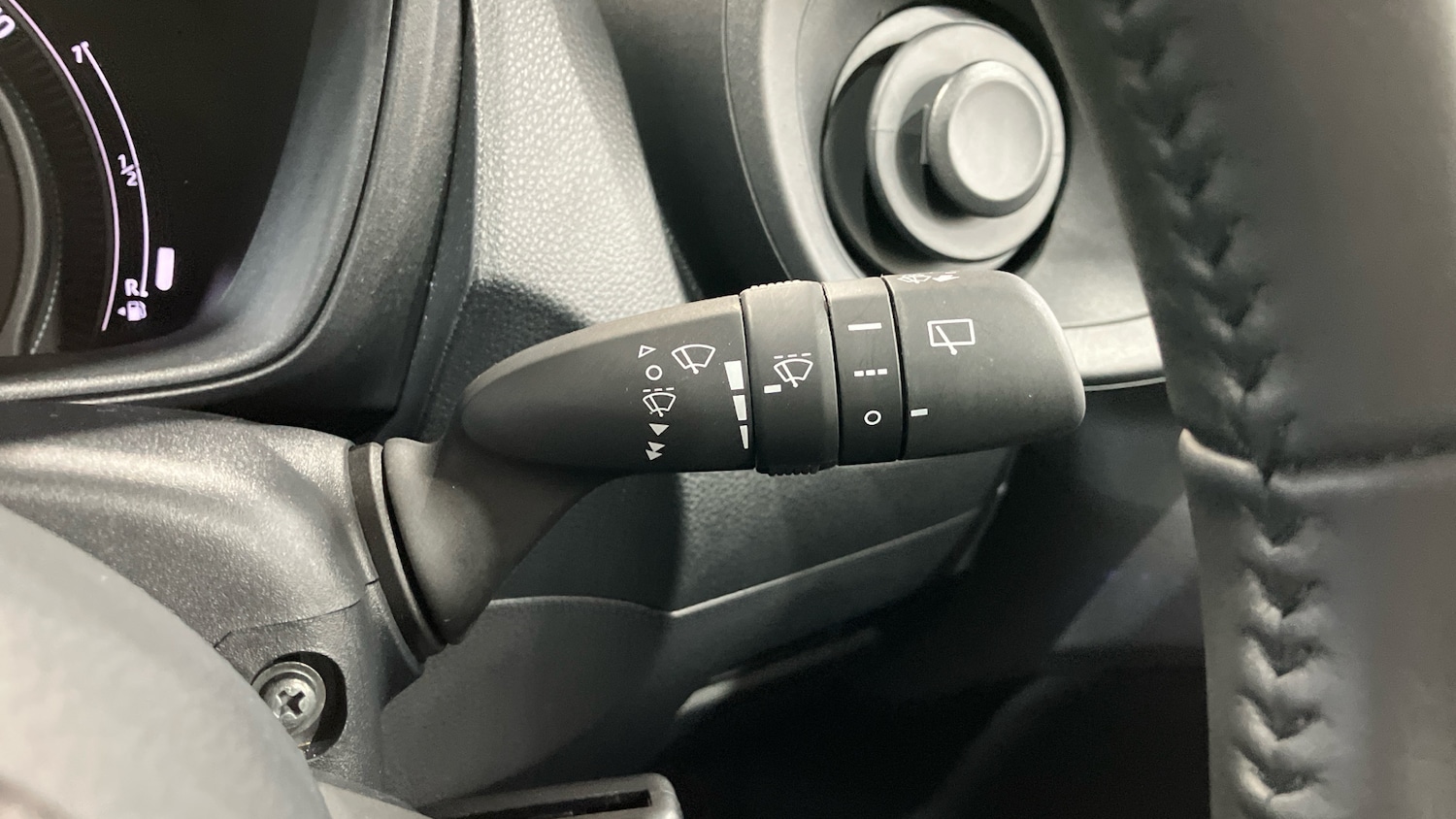 Used Toyota Aygo X 2023 for sale - 76518439: Photo 25