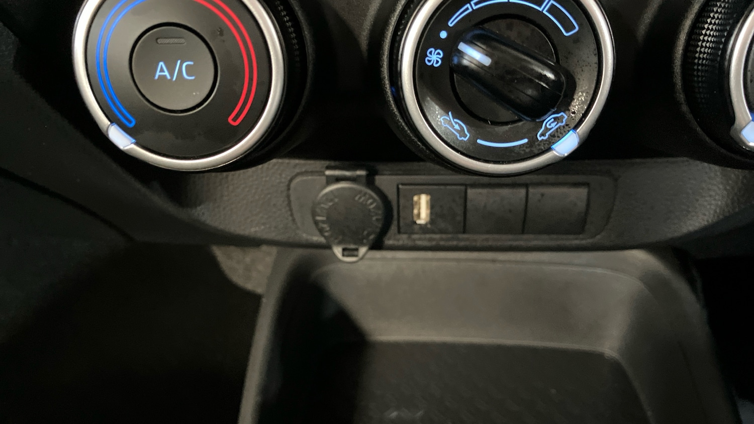 Used Toyota Aygo X 2023 for sale - 76518439: Photo 28