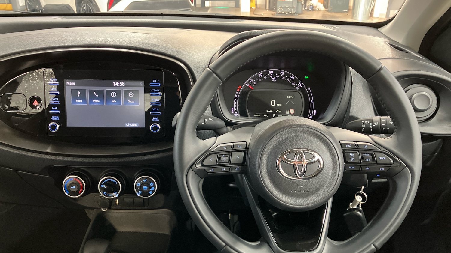 Used Toyota Aygo X 2023 for sale - 76518439: Photo 5