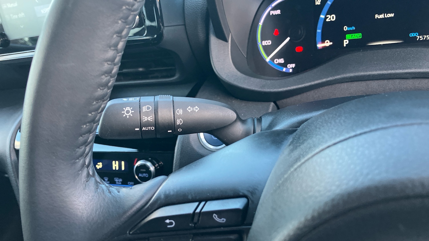 Used Toyota Yaris Cross 2023 for sale - 76357748: Photo 30