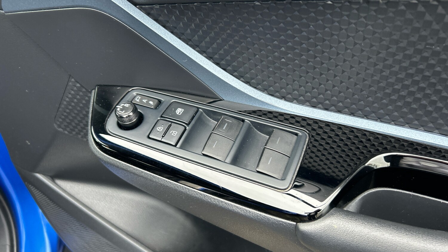 Used Toyota C-HR 2021 for sale - 76117296: Photo 27