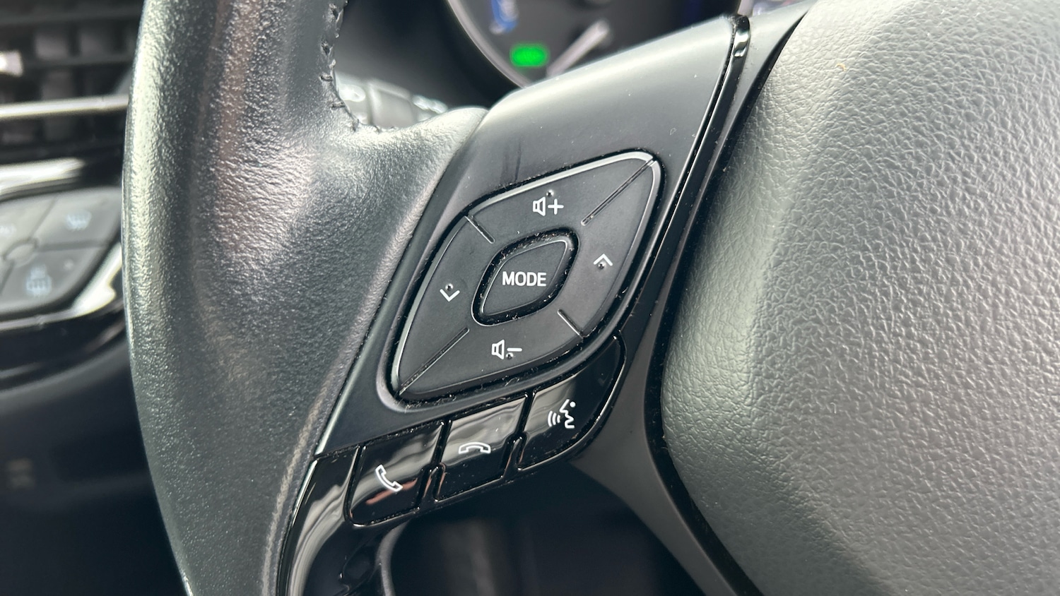 Used Toyota C-HR 2021 for sale - 76117296: Photo 30