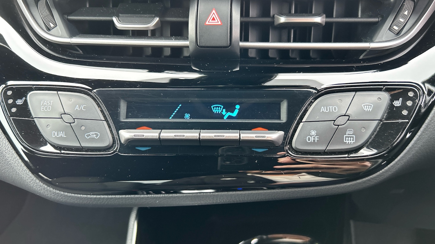 Used Toyota C-HR 2021 for sale - 76117296: Photo 34