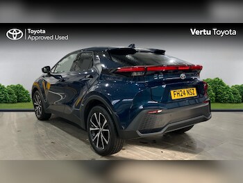 Used Toyota C-HR 2024 for sale - 76452648: Photo