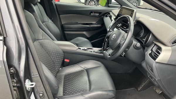 Used Toyota C-HR 2020 for sale - 76284456: Photo 11