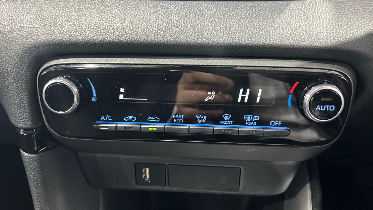 Used Toyota Yaris 2022 for sale - 76159872: Photo 33