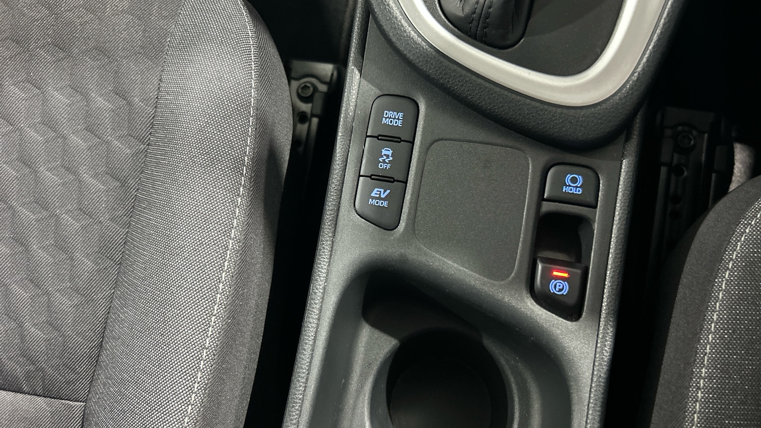 Used Toyota Yaris 2022 for sale - 76159872: Photo 35
