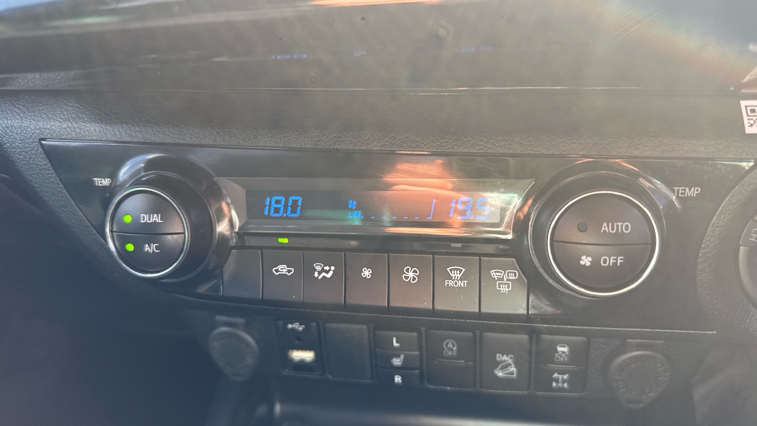 Used Toyota Hilux 2023 for sale - 76153218: Photo 28