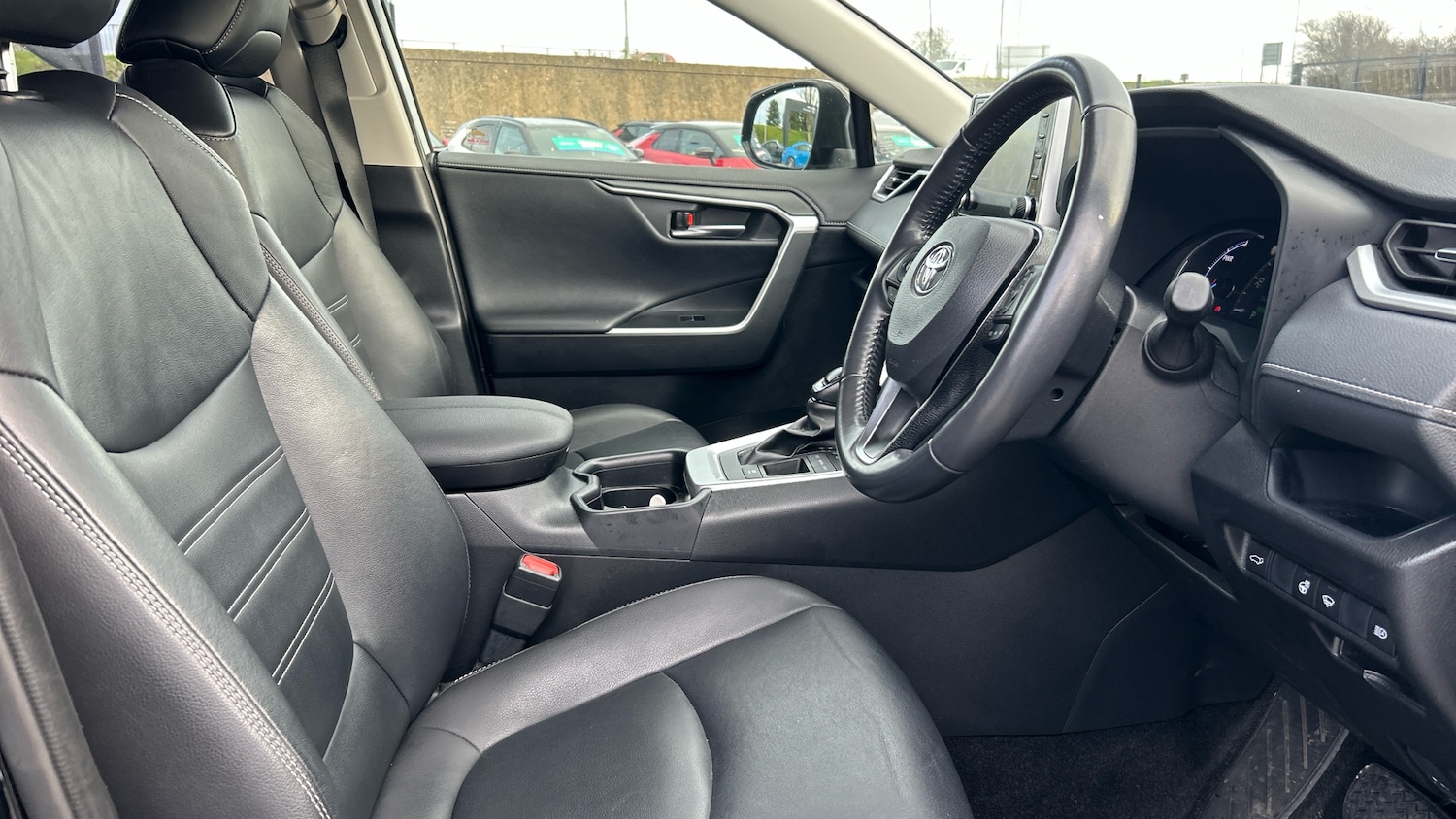 Used Toyota RAV4 2020 for sale - 76539235: Photo 11