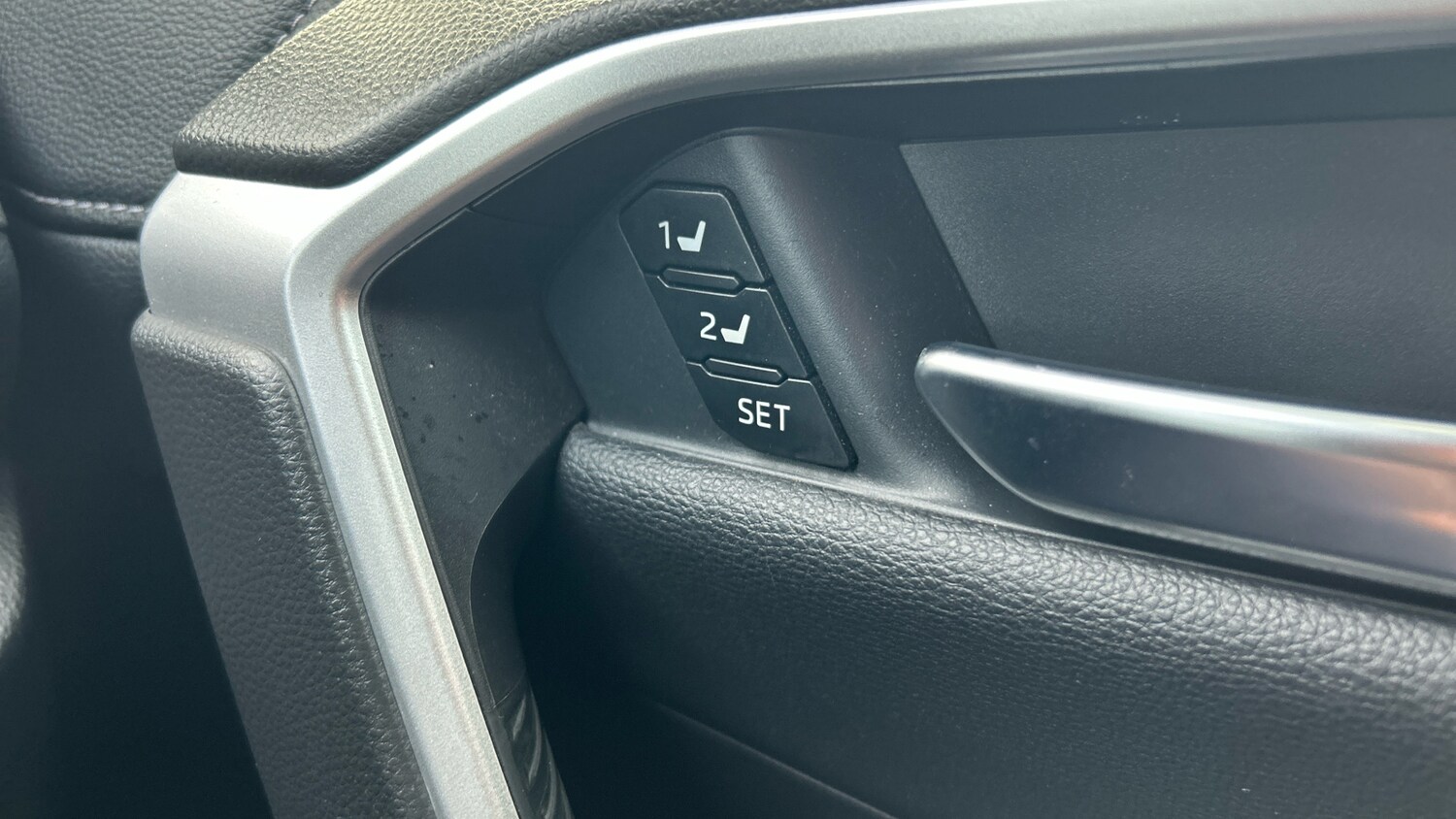 Used Toyota RAV4 2020 for sale - 76539235: Photo 31