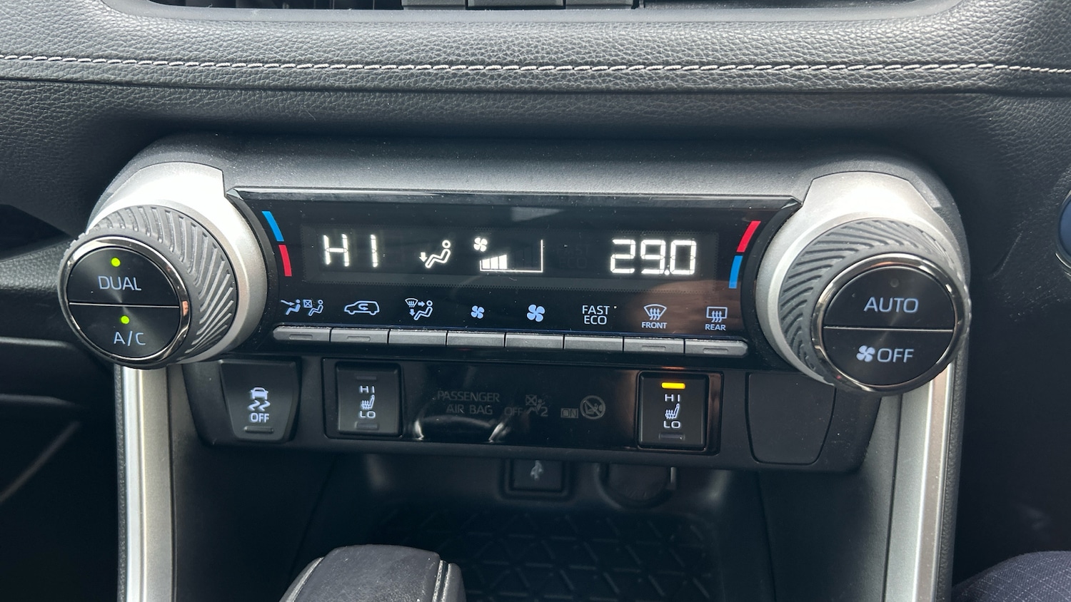 Used Toyota RAV4 2020 for sale - 76539235: Photo 32