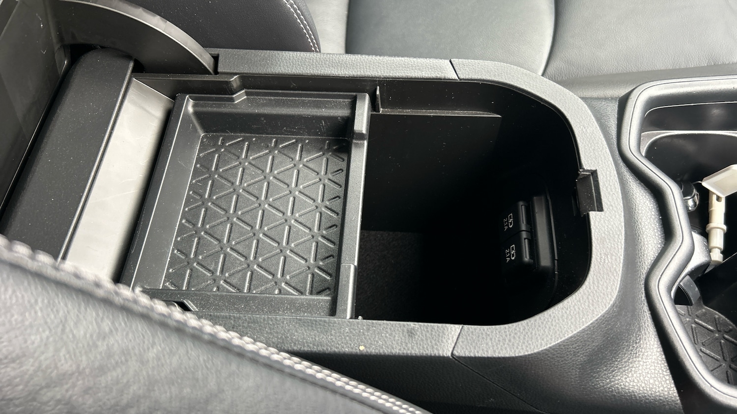 Used Toyota RAV4 2020 for sale - 76539235: Photo 34