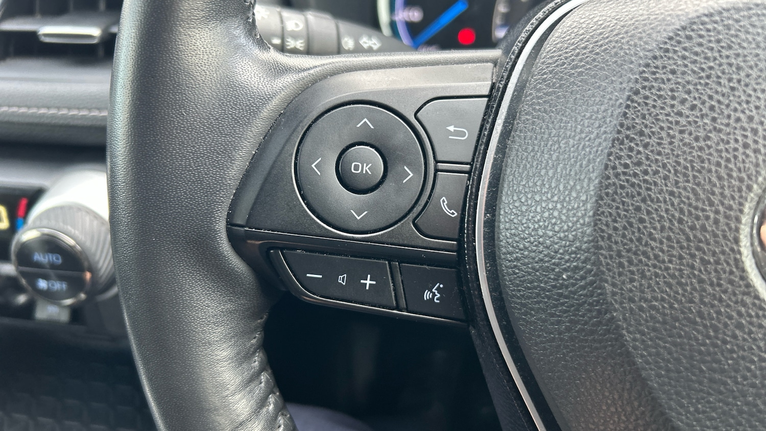 Used Toyota RAV4 2020 for sale - 76539235: Photo 37