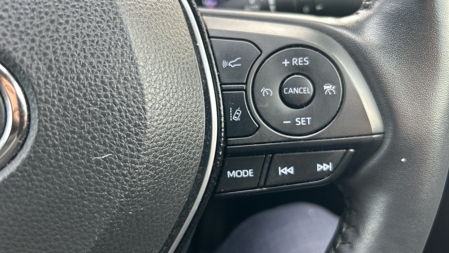 Used Toyota RAV4 2020 for sale - 76539235: Photo 38