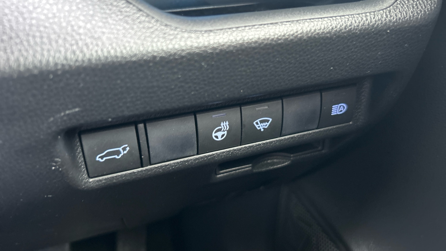 Used Toyota RAV4 2020 for sale - 76539235: Photo 41