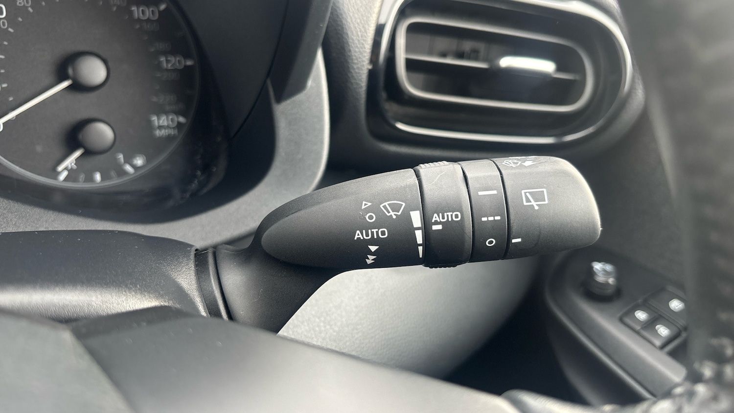 Used Toyota Yaris 2021 for sale - 77883793: Photo 41