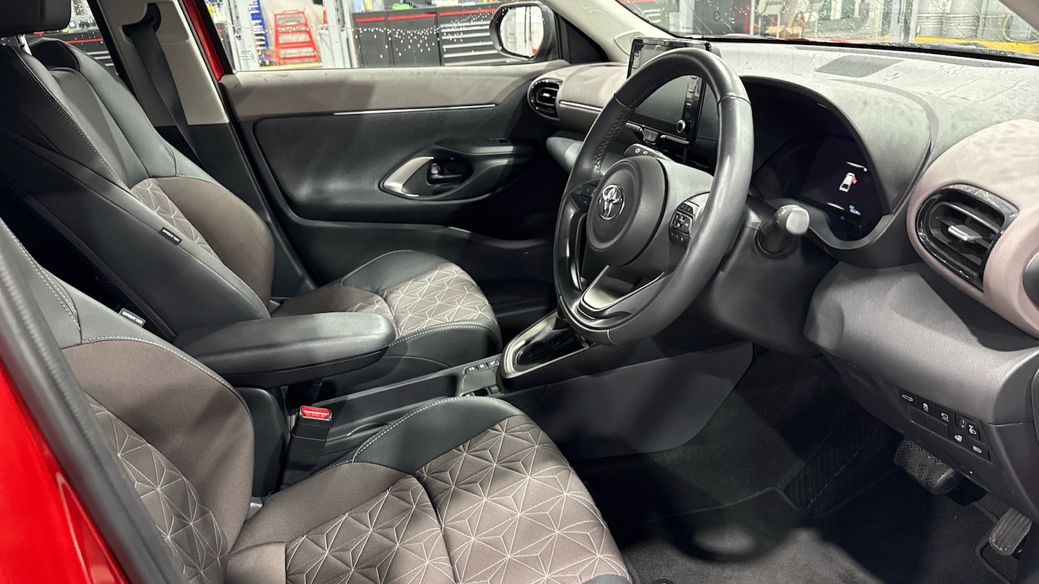 Used Toyota Yaris Cross 2023 for sale - 77125027: Photo 11