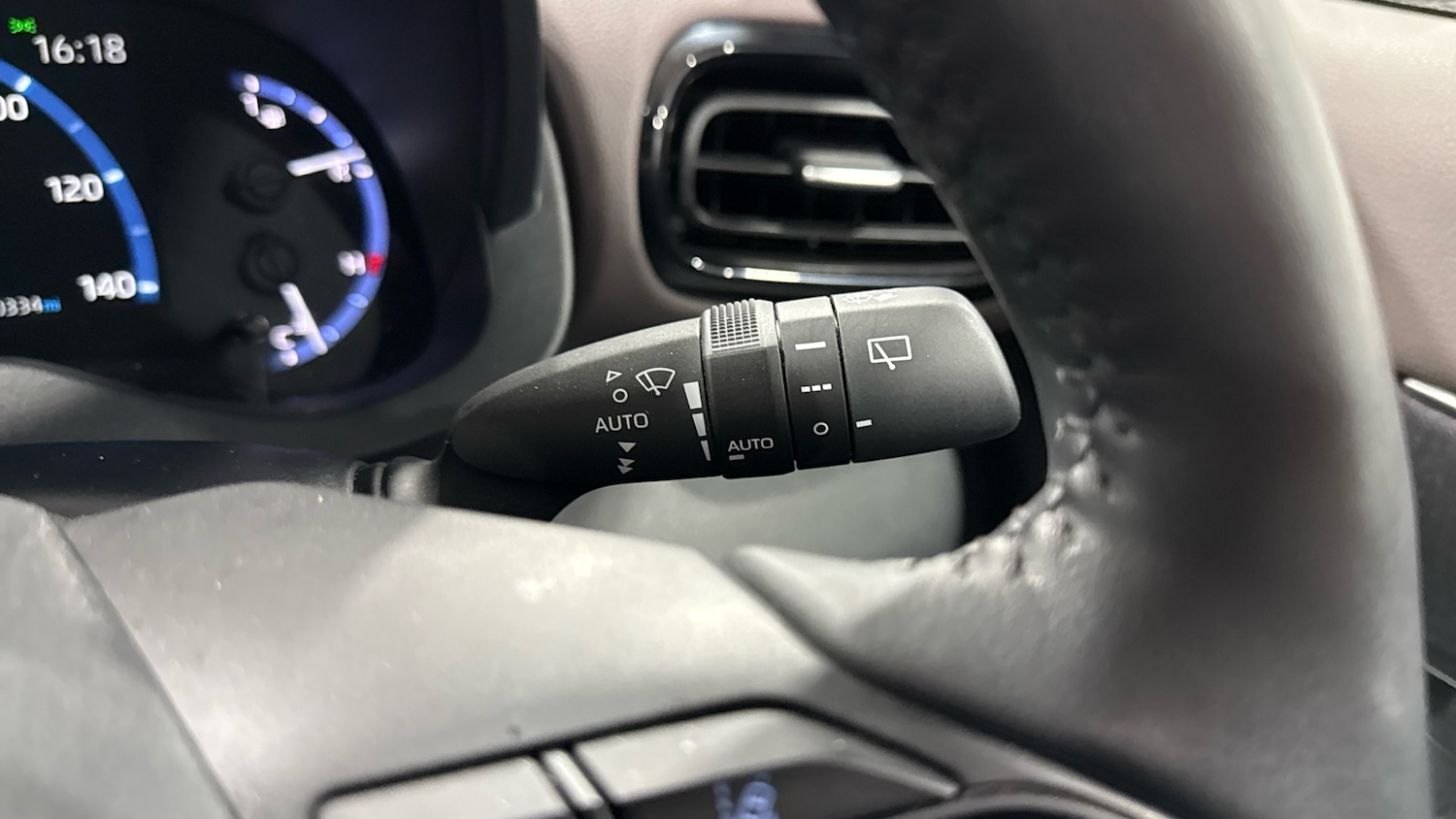 Used Toyota Yaris Cross 2023 for sale - 77125027: Photo 26