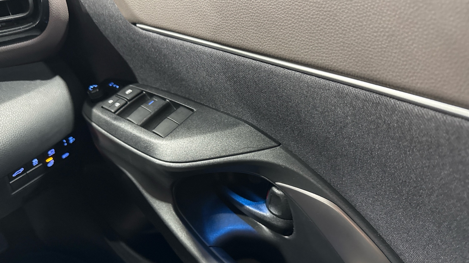 Used Toyota Yaris Cross 2023 for sale - 77125027: Photo 29