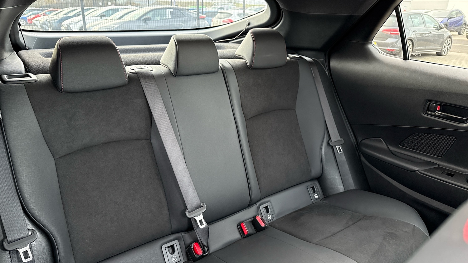 Used Toyota C-HR 2024 for sale - 77733013: Photo 23