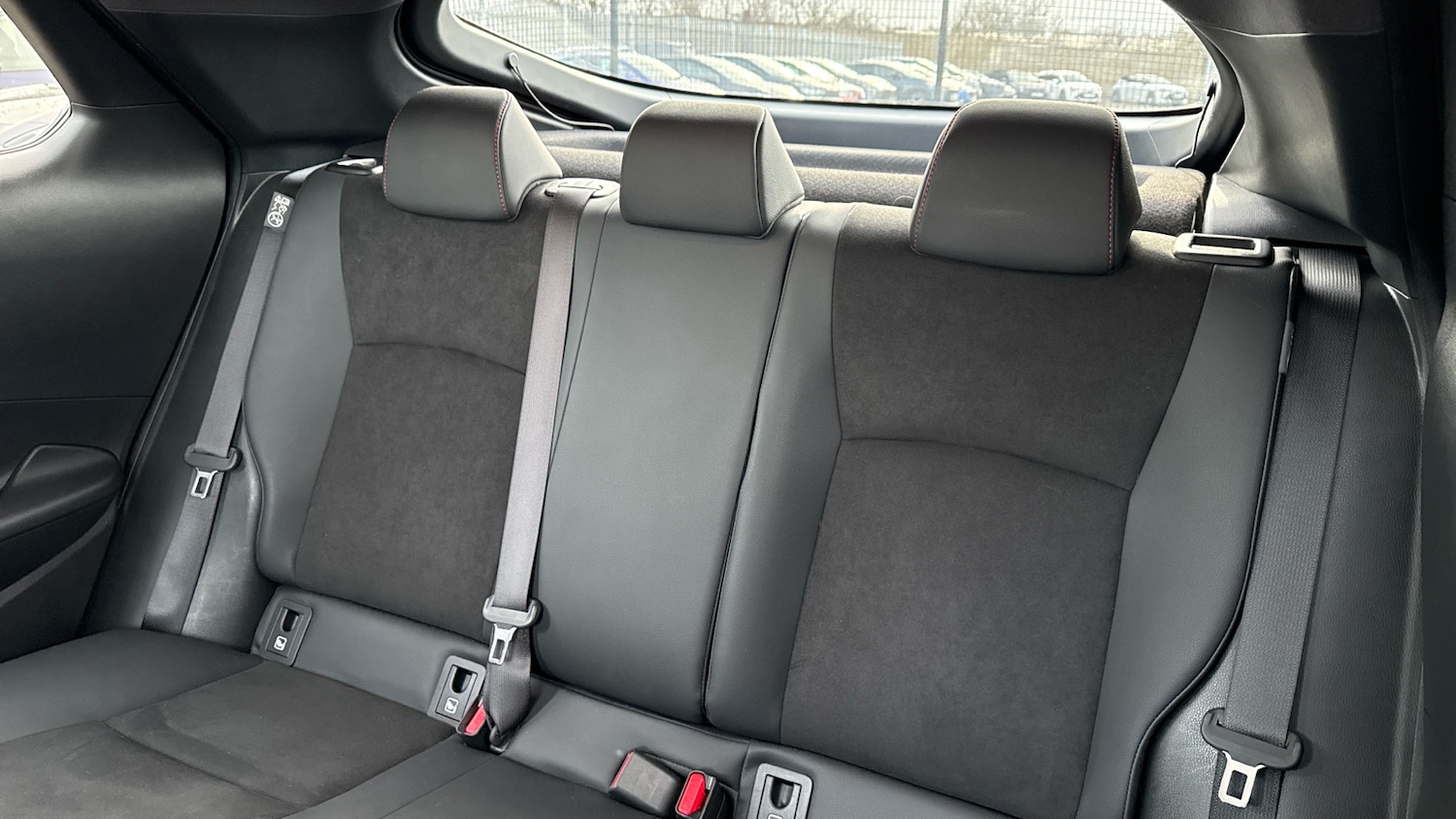 Used Toyota C-HR 2024 for sale - 77733013: Photo 24