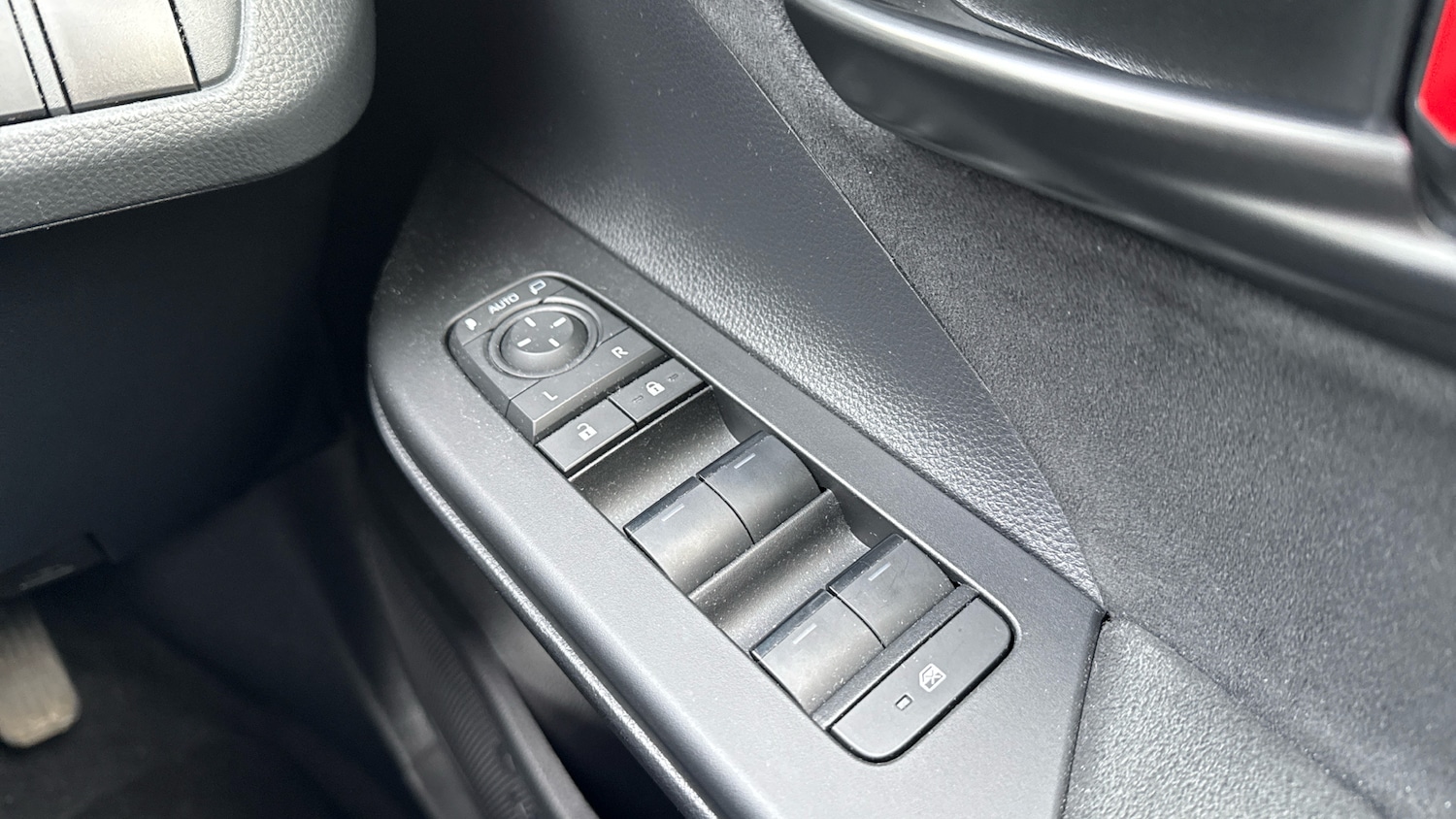 Used Toyota C-HR 2024 for sale - 77733013: Photo 35