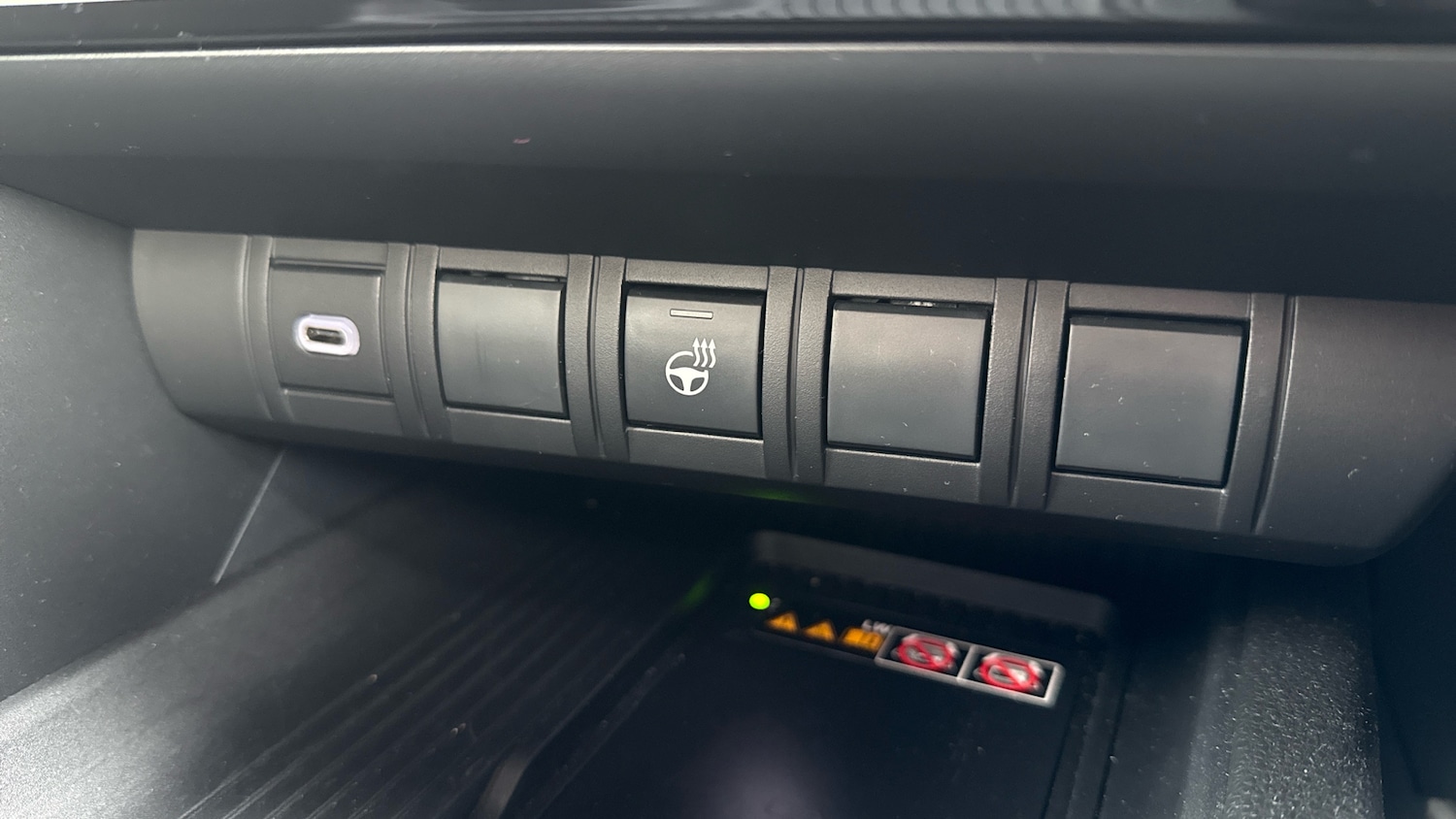 Used Toyota C-HR 2024 for sale - 77733013: Photo 36