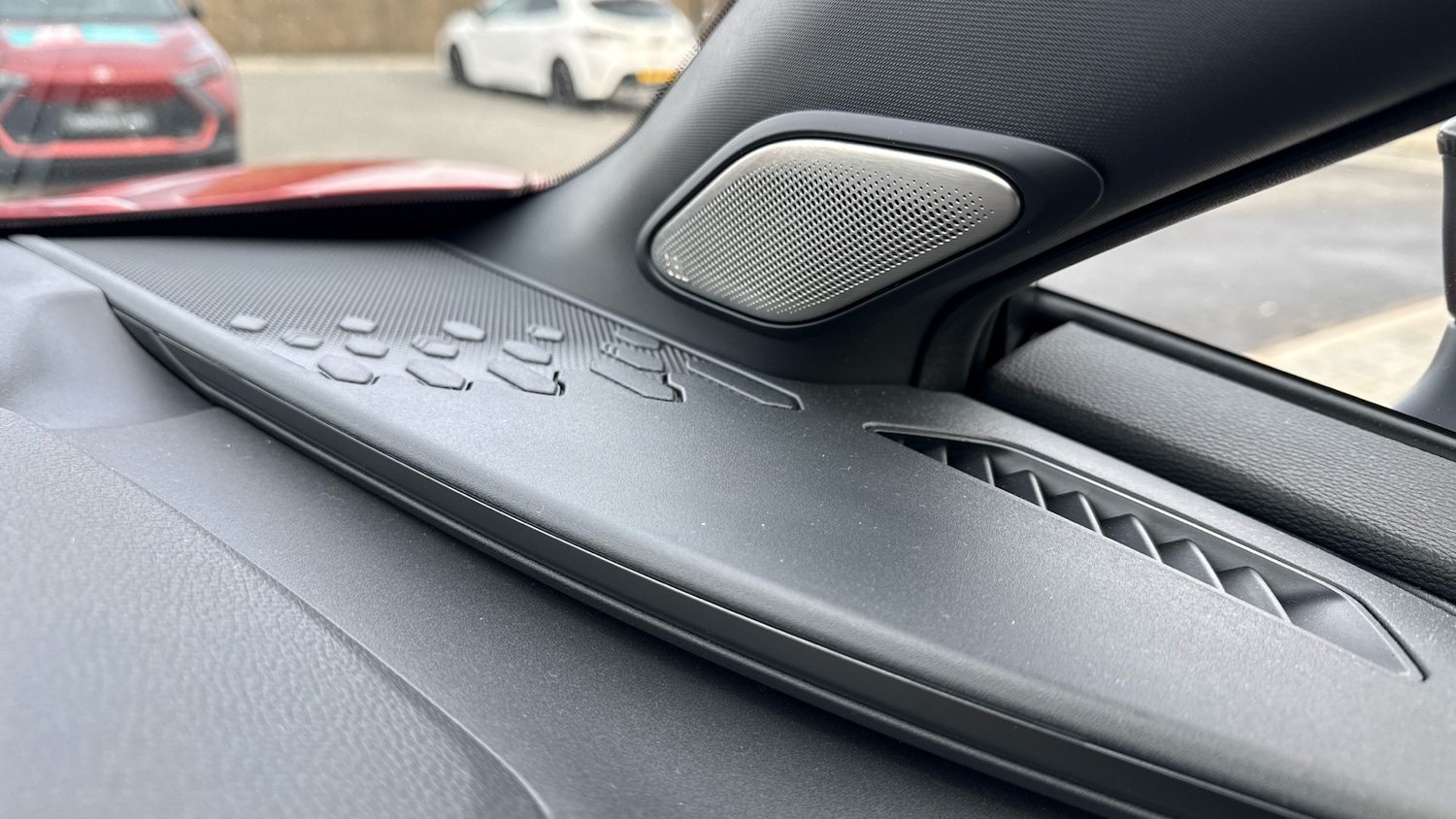 Used Toyota C-HR 2024 for sale - 77733013: Photo 44