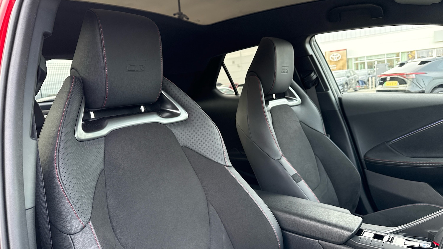 Used Toyota C-HR 2024 for sale - 77733013: Photo 47