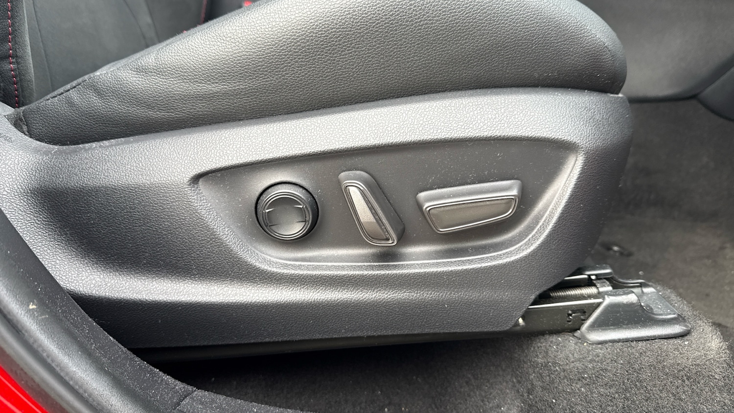 Used Toyota C-HR 2024 for sale - 77733013: Photo 48