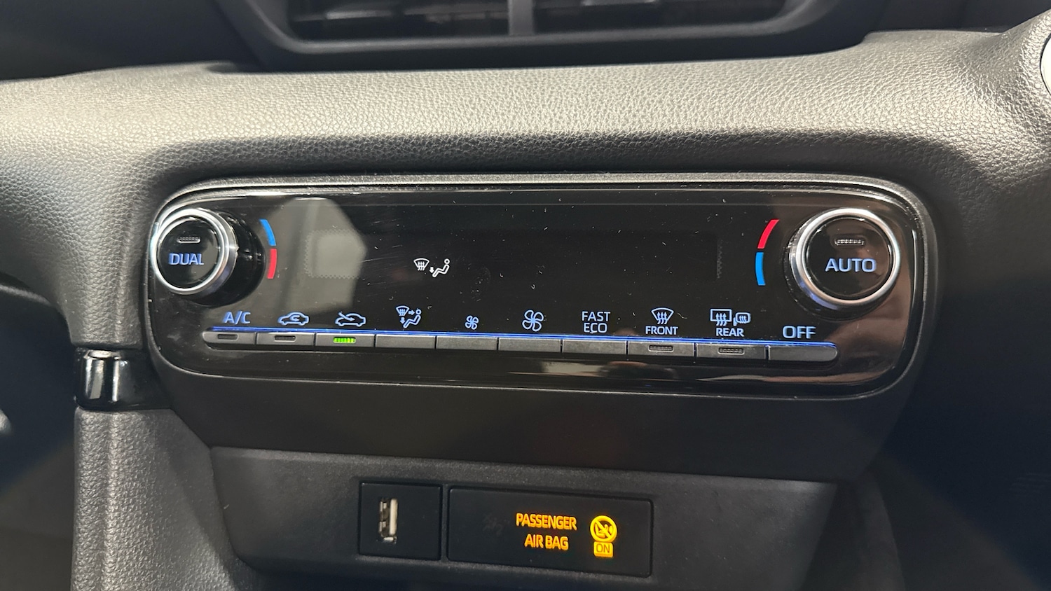 Used Toyota Yaris 2023 for sale - 76541292: Photo 30