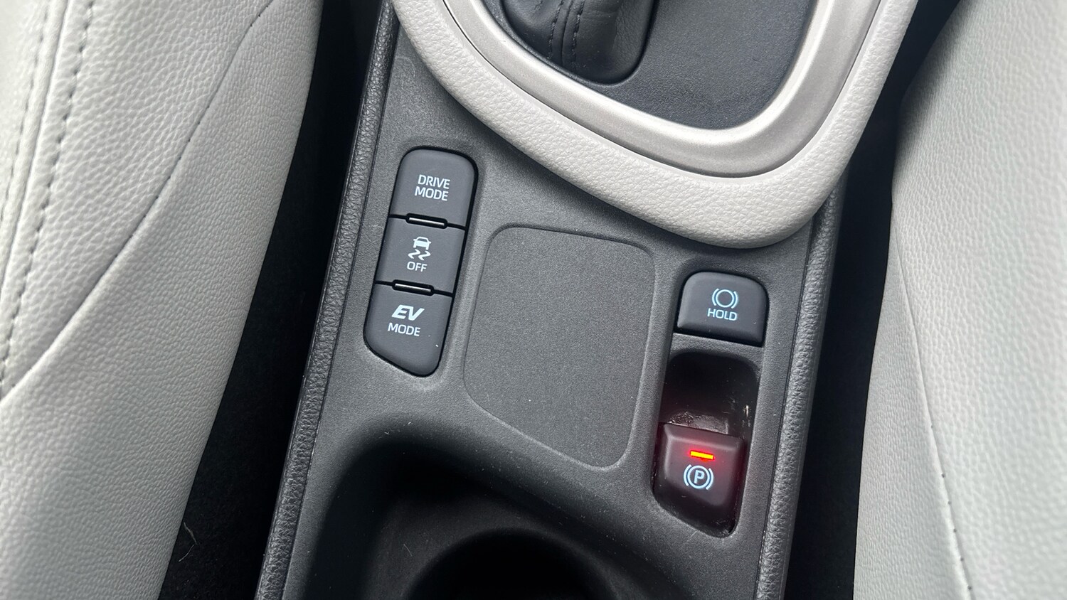 Used Toyota Yaris 2023 for sale - 77873159: Photo 21