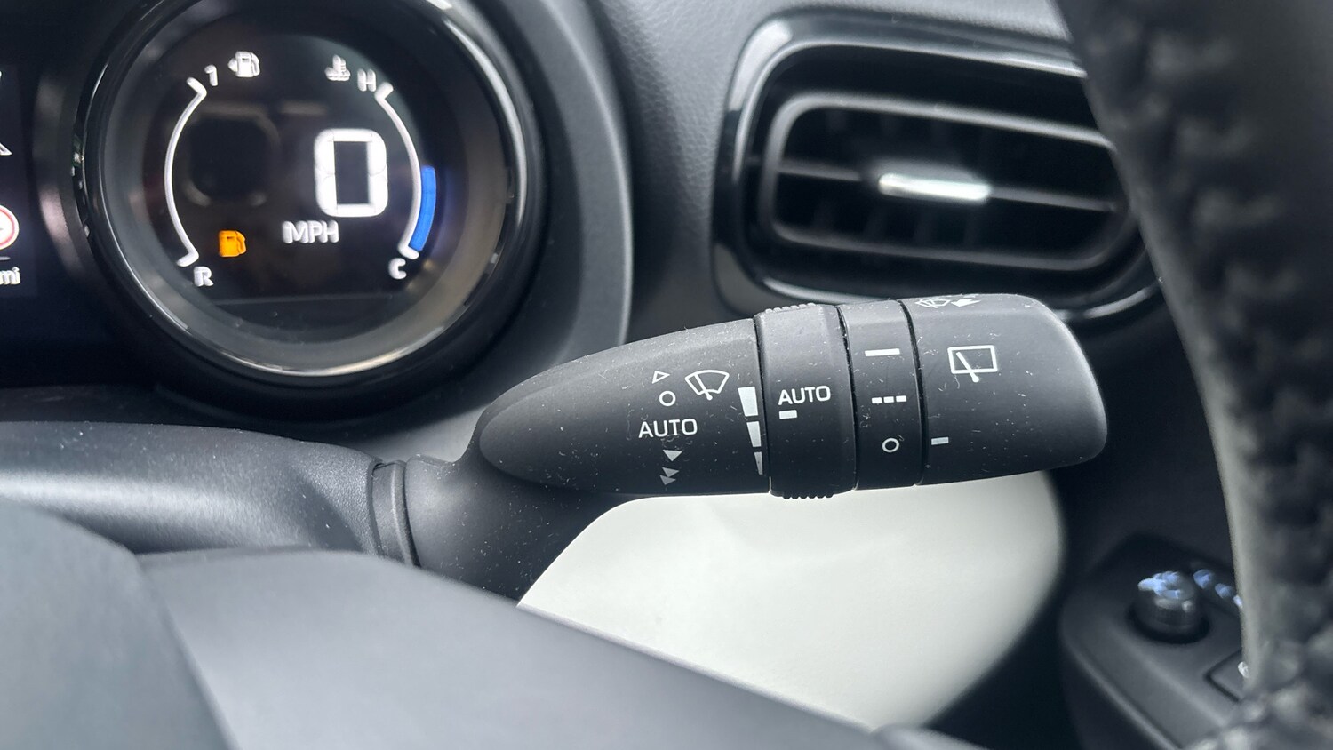 Used Toyota Yaris 2023 for sale - 77873159: Photo 26