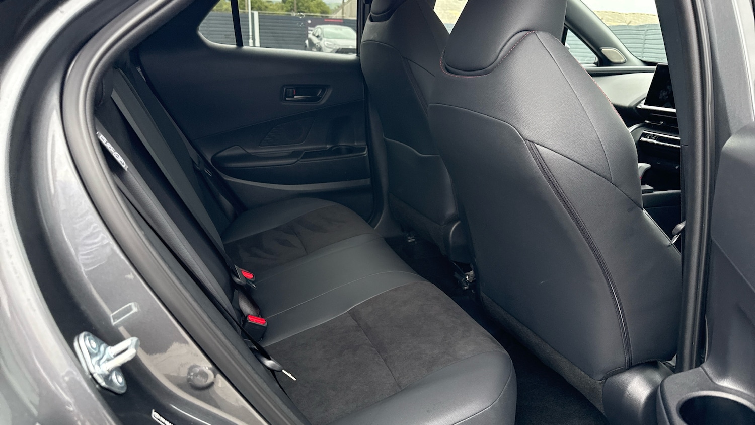 Used Toyota C-HR 2025 for sale - 76578464: Photo 12