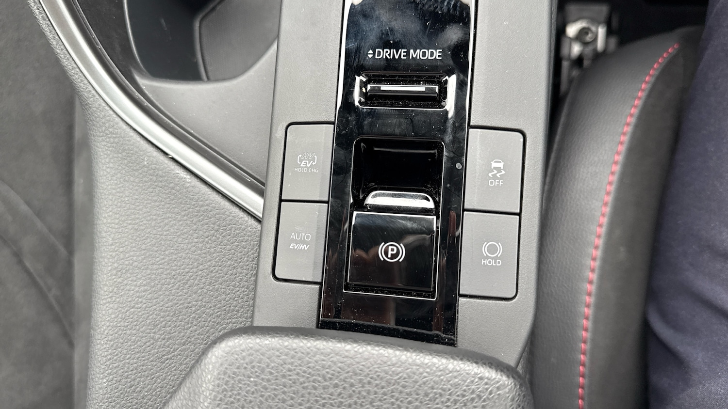 Used Toyota C-HR 2025 for sale - 76578464: Photo 30