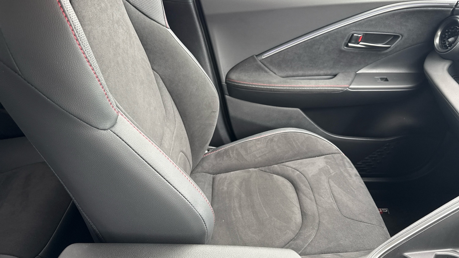 Used Toyota C-HR 2025 for sale - 76578464: Photo 32