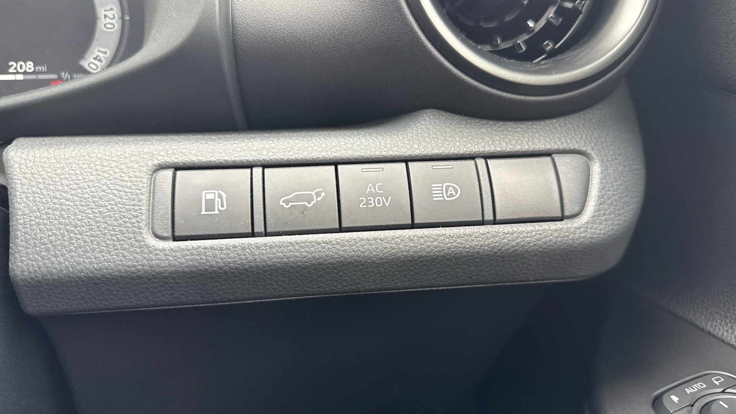 Used Toyota C-HR 2025 for sale - 76578464: Photo 41